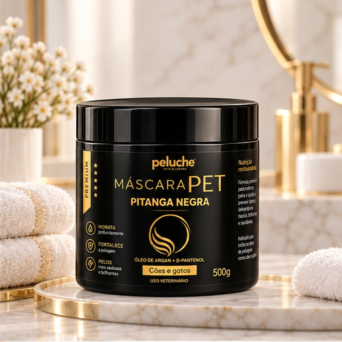 Máscara Pitanga Negra Peluche em cenário premium